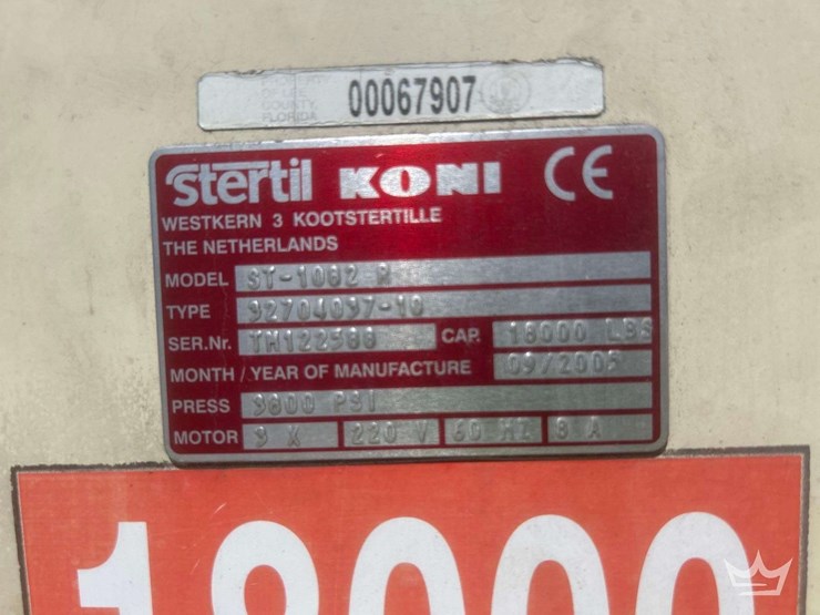 stertil-koni-18000lbs-4-post-auto-lift-image-19