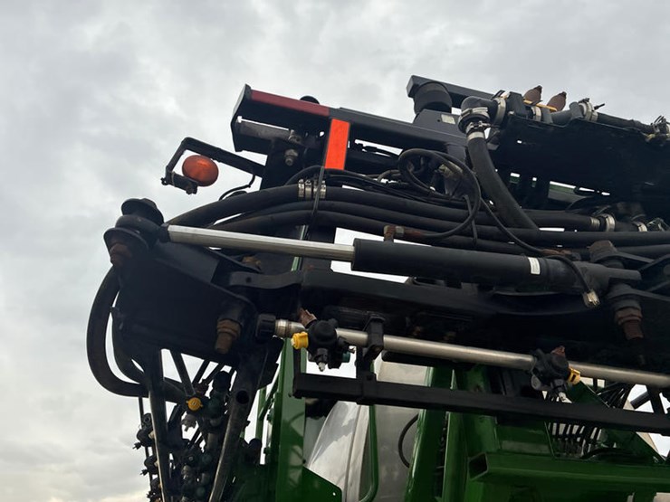 2011-john-deere-4830-image-32