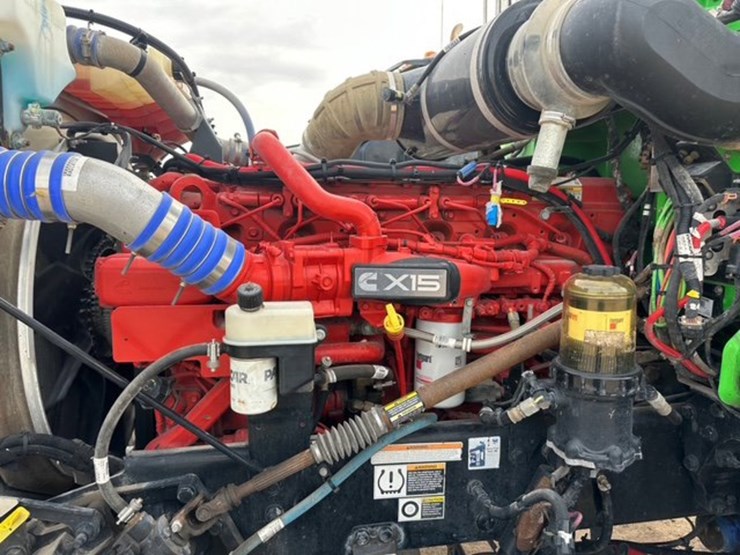 2023-peterbilt-367-image-17