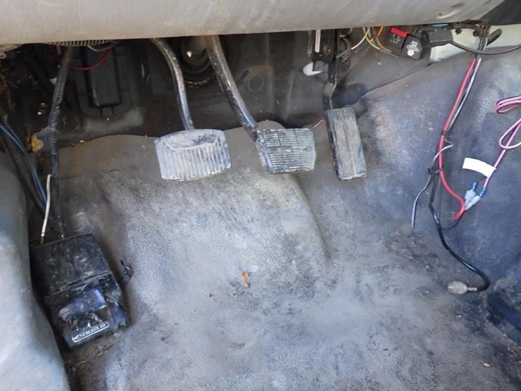 2002-ford-f750-image-29