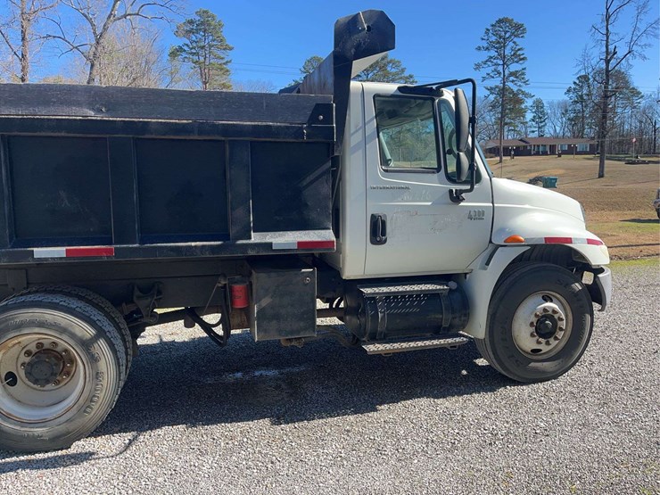 2005-international-durastar-4300-image-7