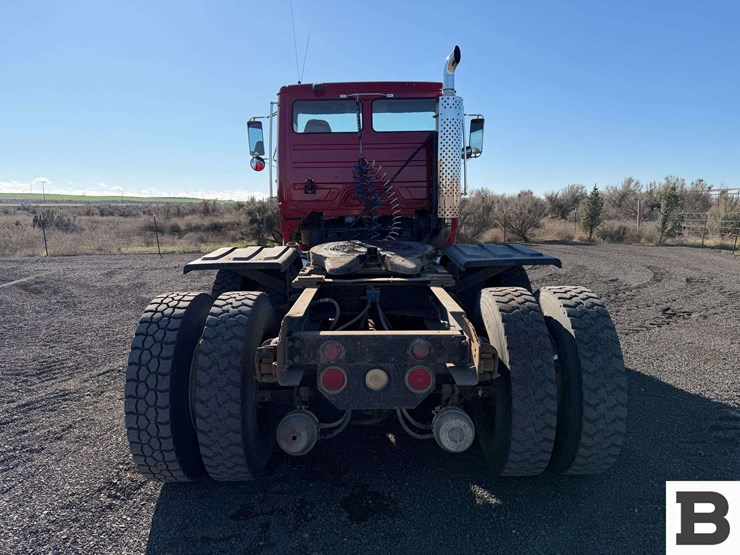 1986-freightliner-flc112-image-5