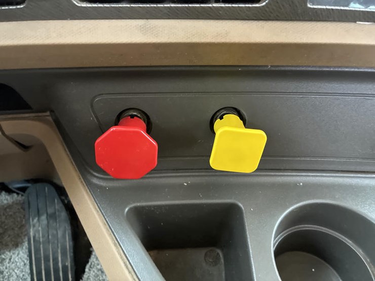 2016-kenworth-t680-image-57