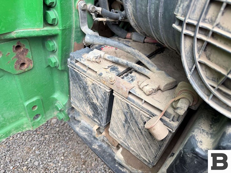 2012-john-deere-7260r-image-19