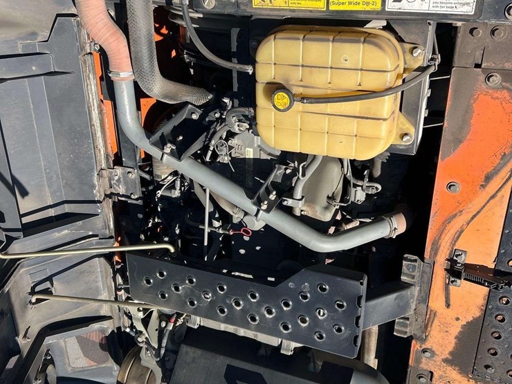 2015-hitachi-zx210-lc-image-7