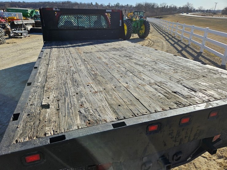 2005-ford-f550-image-12