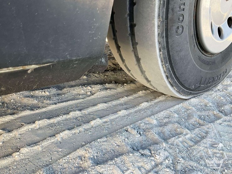 2018-johnston-c201-compact-street-sweeper-image-32