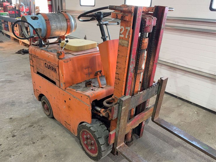 clark-forklift-image-4