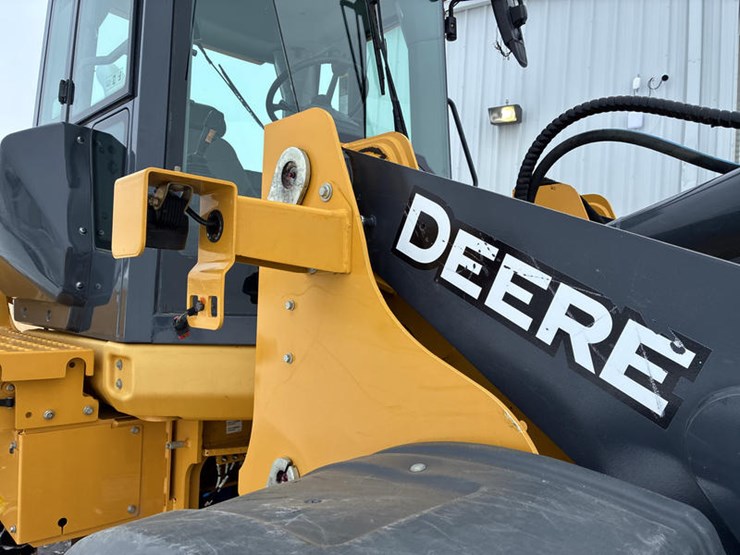 2019-deere-544l-image-25