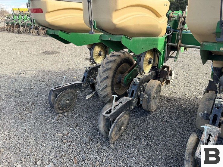 schlagel-mfg.-ripper,-implement-dolly,-great-plains-corn-planter-image-82