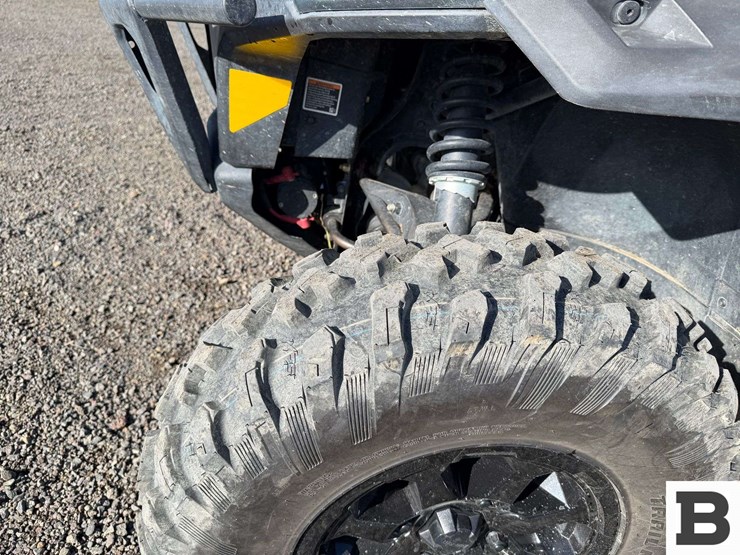 2023-can-am-defender-limited-hd10-atv-image-11