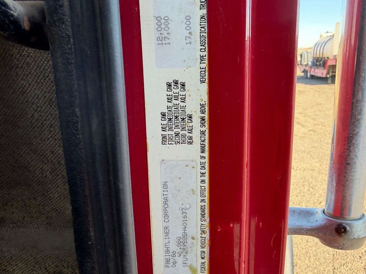 1986-freightliner-flc112-image-53