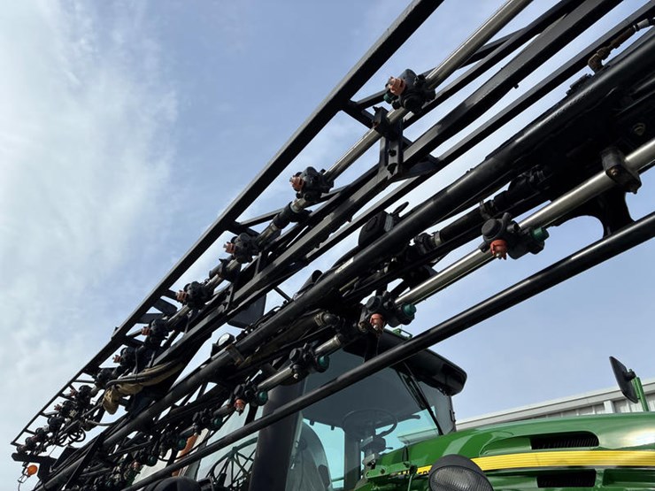 2014-john-deere-4830-image-18