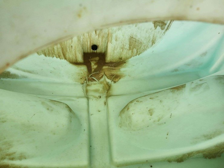 2610-gallon-center-drain-tank-poly-tank-image-14