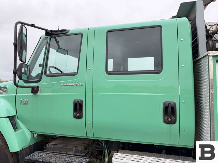 2005-international-7400-image-16