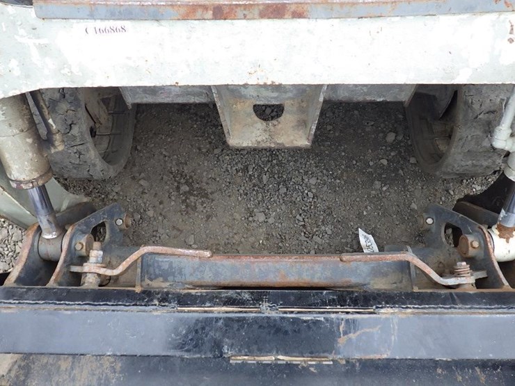 2012-takeuchi-tl230-image-14