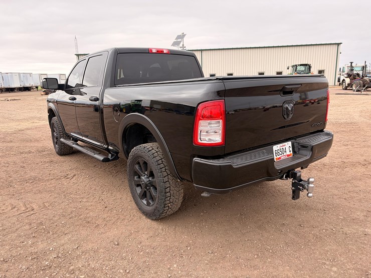 2022-ram-2500-hd-pickup-image-4