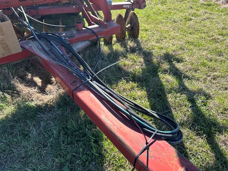 case-ih-3900-image-38