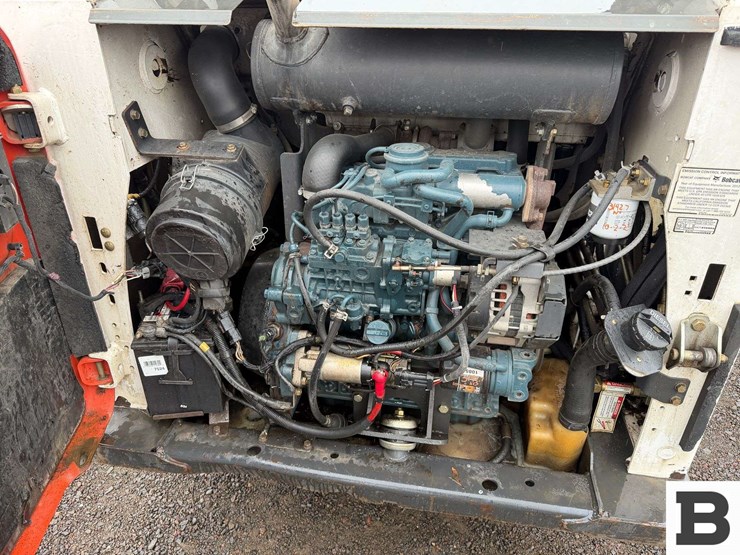 2013-bobcat-s570-image-15