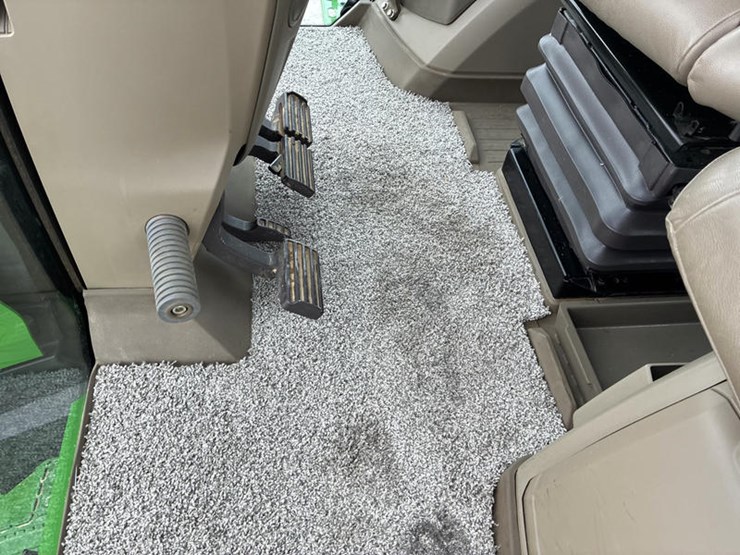 2021-john-deere-8rx-410-image-88