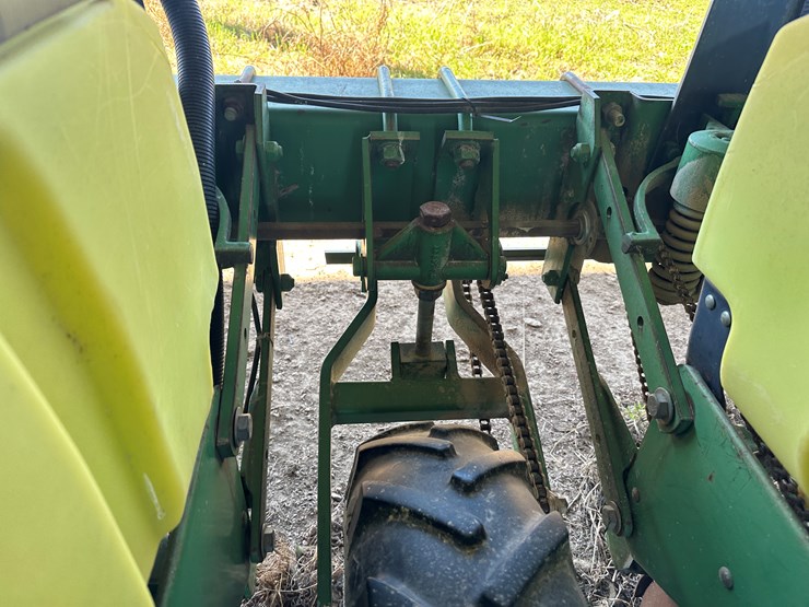 john-deere-8-image-14