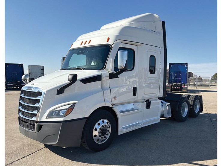 2022-freightliner-cascadia-116-image-2