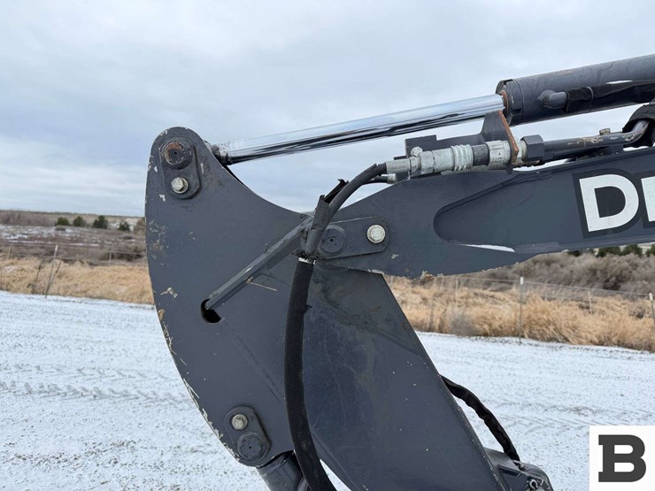 2017-deere-35g-image-10