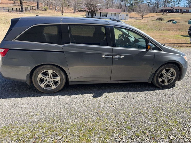 2012-honda-odyssey-image-6