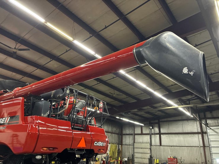 2012-case-ih-7230-image-25