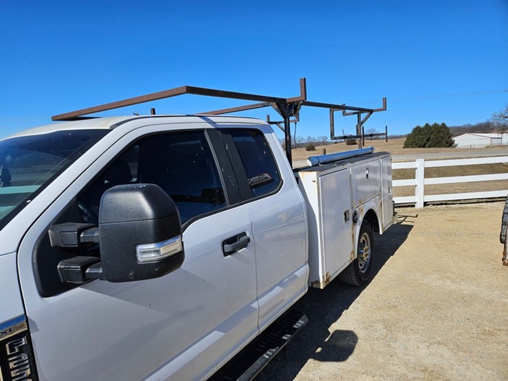 2017-ford-f250-xl-image-9