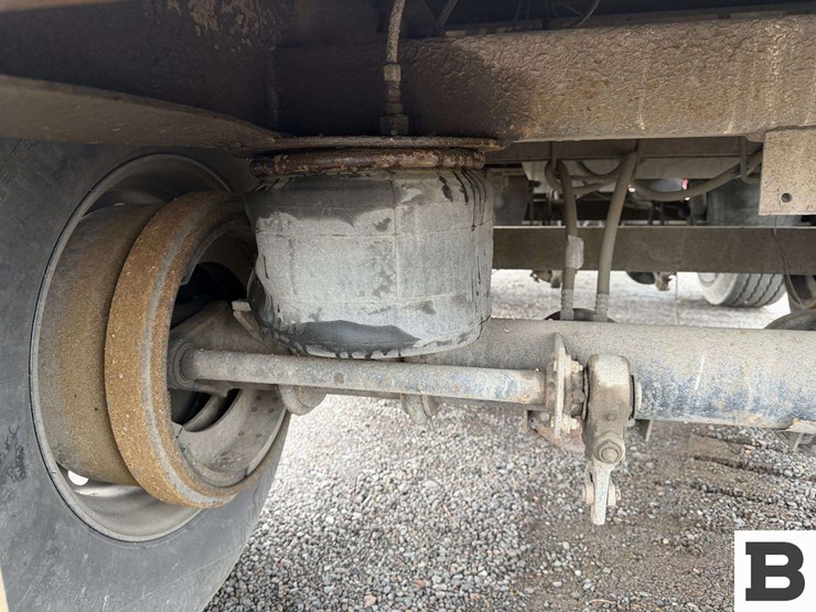 2000-neville-trailer-image-31