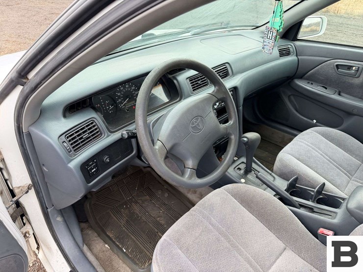 1999-toyota-camry-sedan-image-21