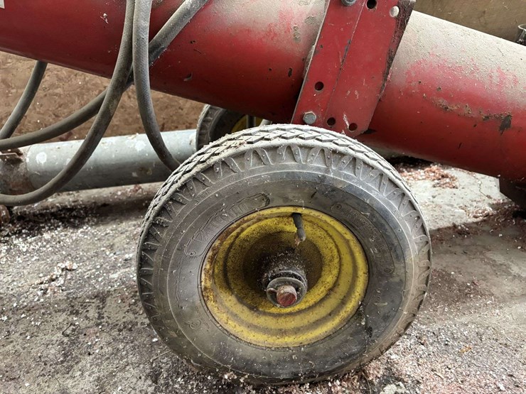 farm-king-10in-hydraulic-drive-unload-auger-image-8