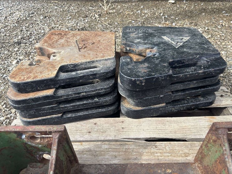 set-of-8-allis-chalmers-suitcase-weights-&-bracket-image-2