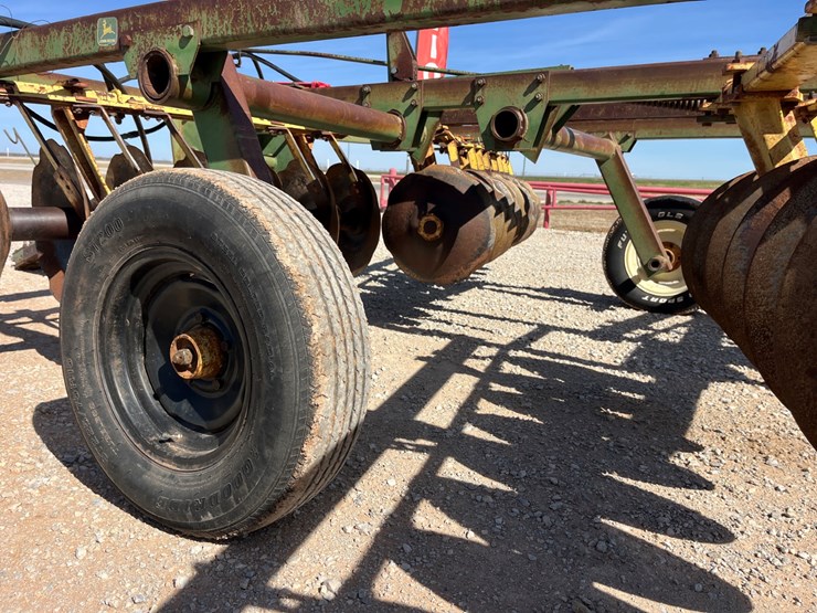 john-deere-210-image-14