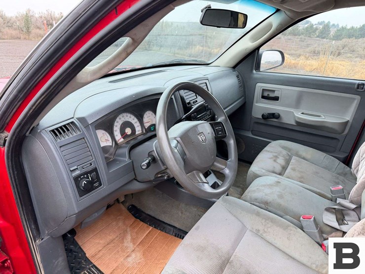 2005-dodge-dakota-image-26