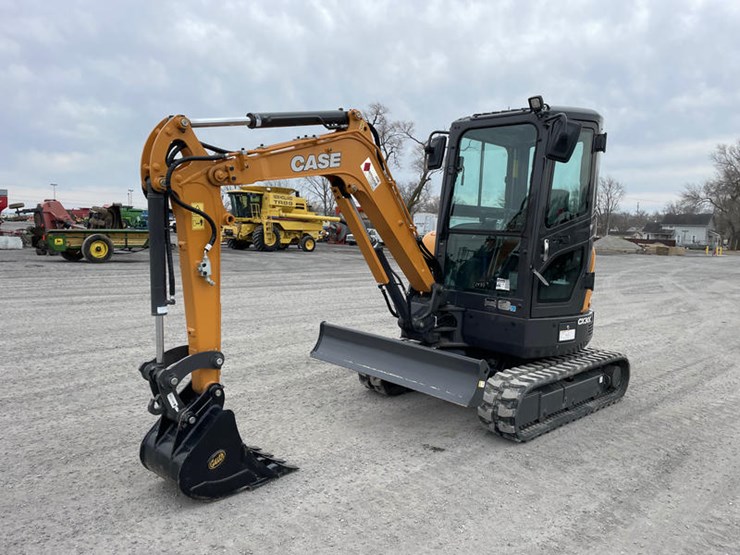 2024-case-cx30c-image-1