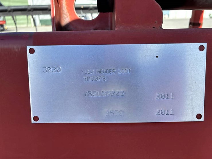 2011-case-ih-3020-image-2