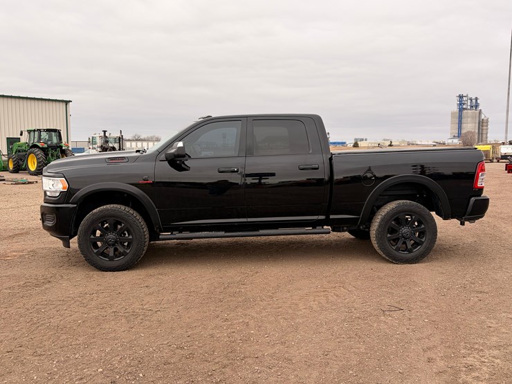 2022-ram-2500-hd-pickup-image-6