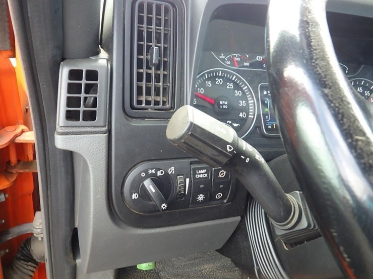 2021-international-mv607-image-45