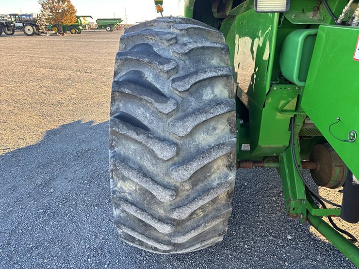 2000-john-deere-9550-image-23