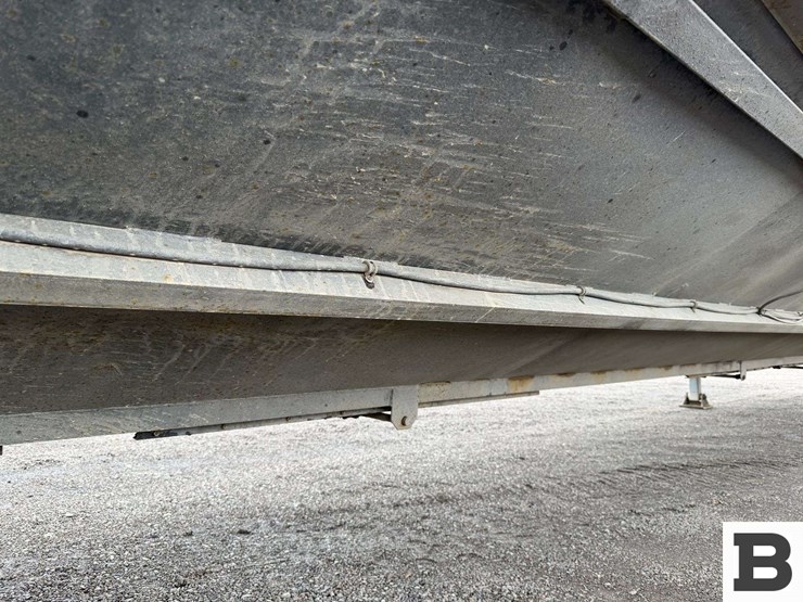 2000-neville-trailer-image-38