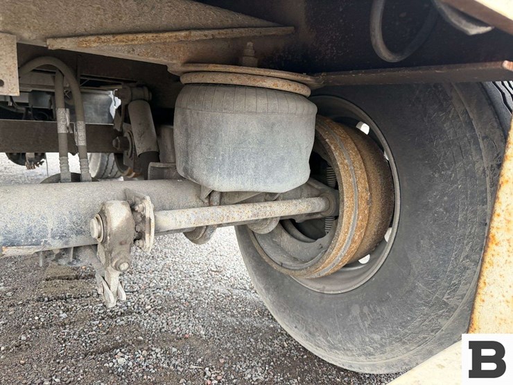 2000-neville-trailer-image-30