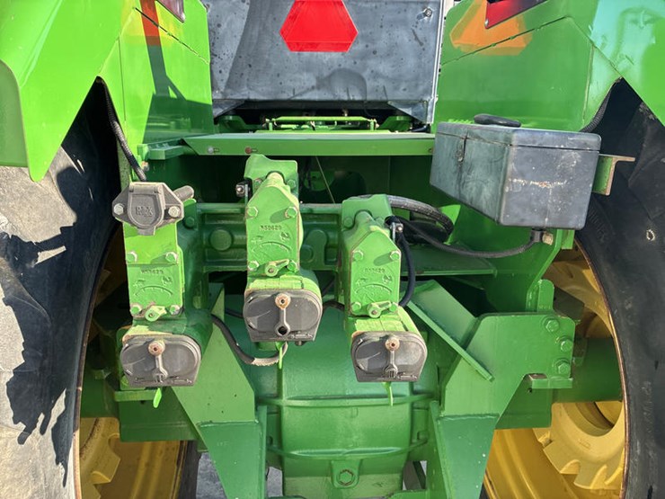 1996-john-deere-8770-image-32