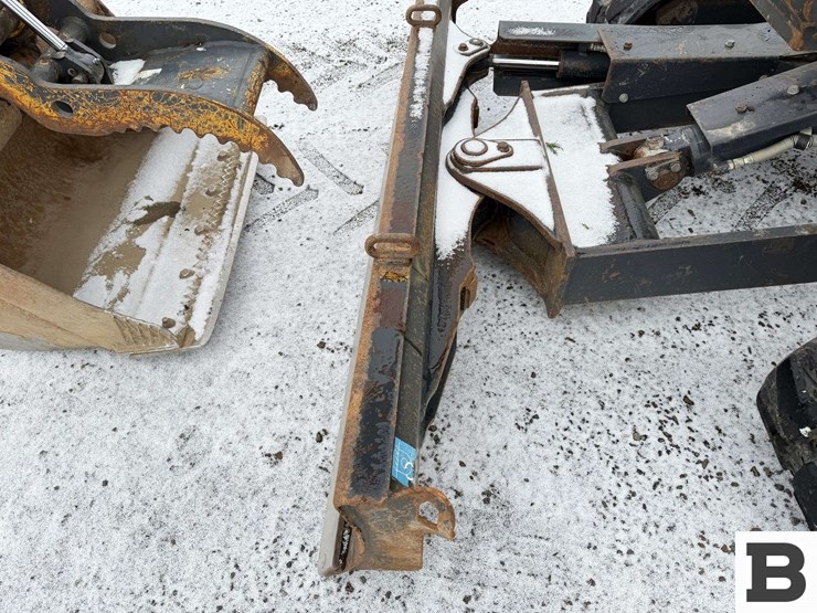 2017-deere-35g-image-14