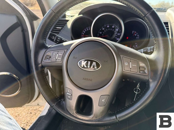 2013-kia-soul-mpv-image-26