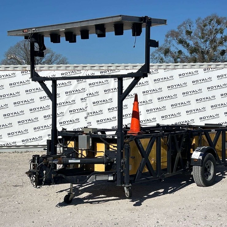 2011 Energy Absorption Systems TMA9000 19ft Attenuator Trailer