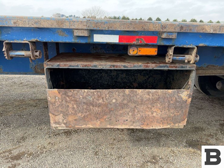 1993-utility-40'-image-15