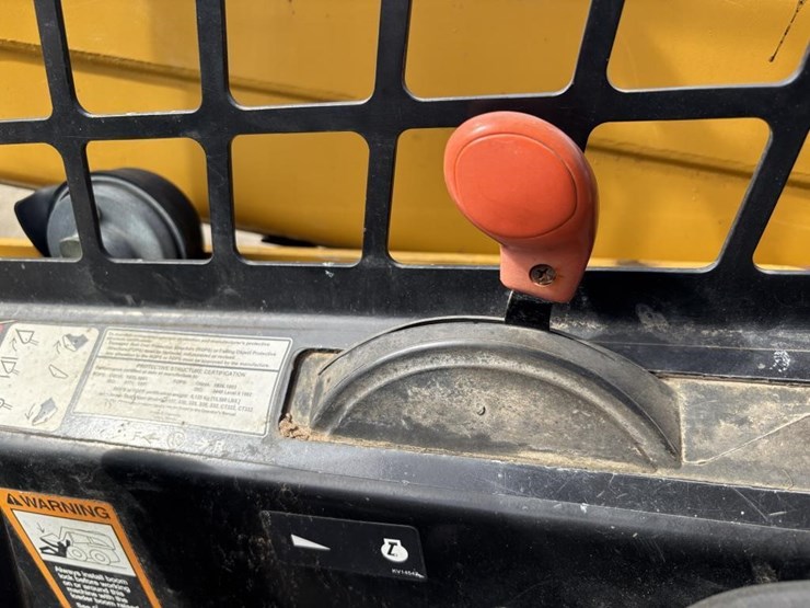 2006-john-deere-322-image-14