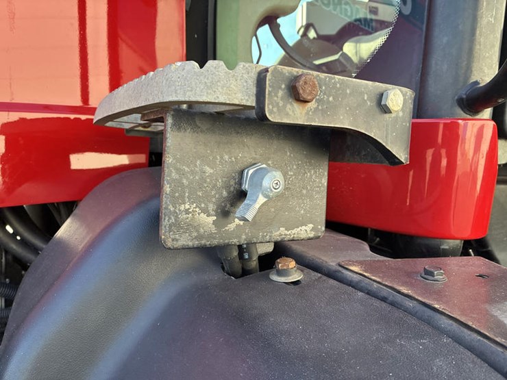 2011-case-ih-magnum-315-image-37